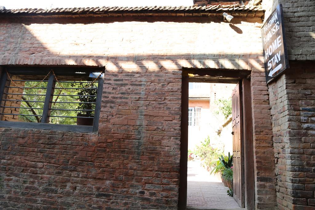 Bhatgoan Pradhan House - Home Stay With Garden מראה חיצוני תמונה