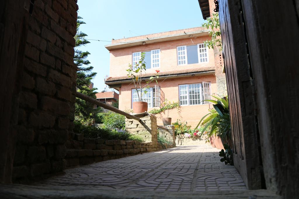 Bhatgoan Pradhan House - Home Stay With Garden מראה חיצוני תמונה