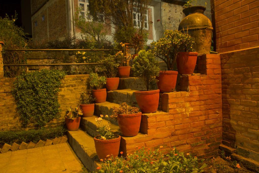 Bhatgoan Pradhan House - Home Stay With Garden מראה חיצוני תמונה