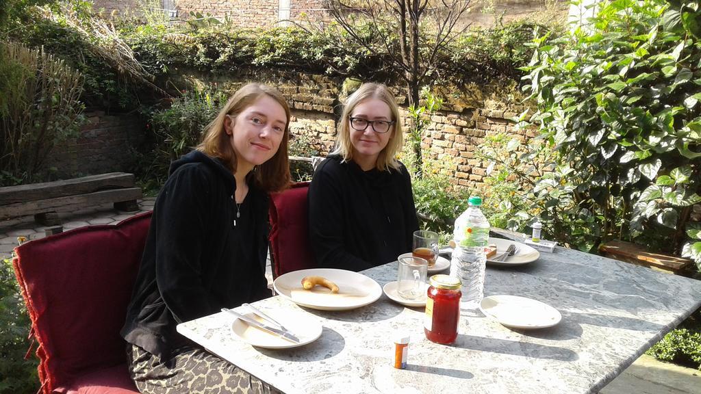 Bhatgoan Pradhan House - Home Stay With Garden מראה חיצוני תמונה