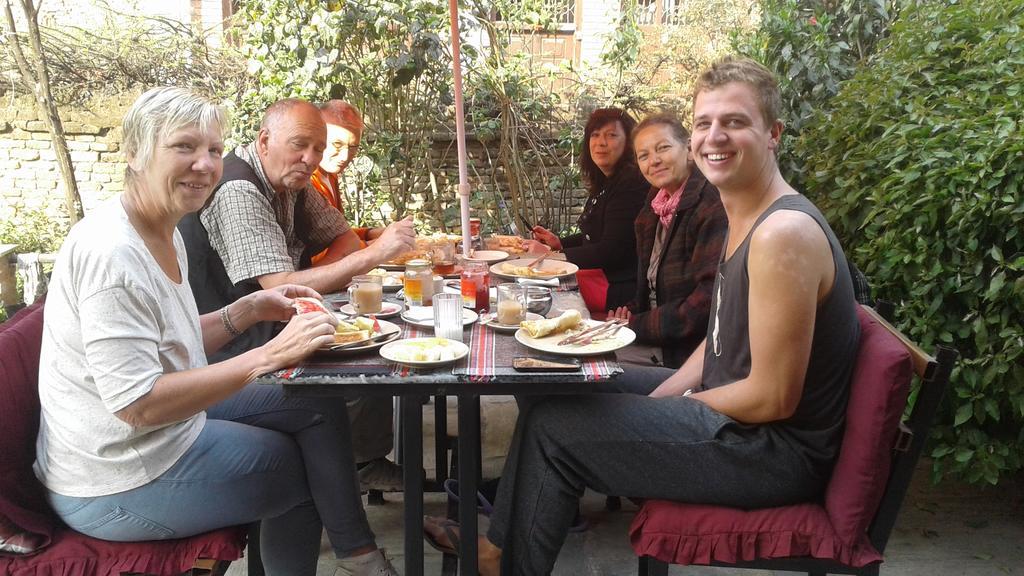 Bhatgoan Pradhan House - Home Stay With Garden מראה חיצוני תמונה