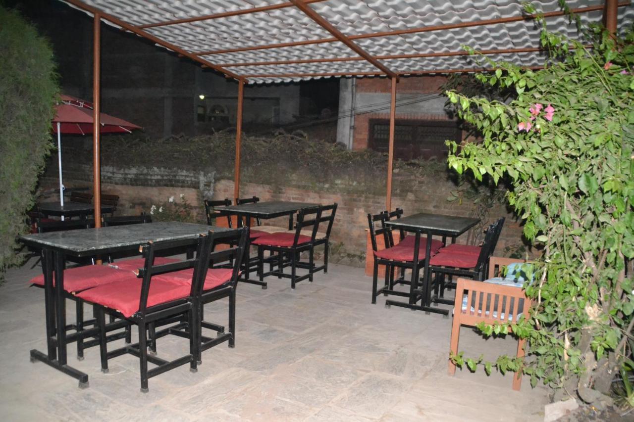 Bhatgoan Pradhan House - Home Stay With Garden מראה חיצוני תמונה
