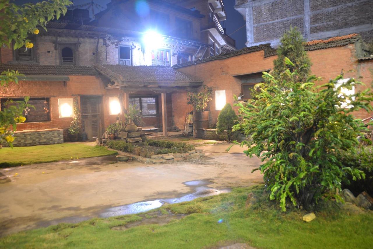 Bhatgoan Pradhan House - Home Stay With Garden מראה חיצוני תמונה