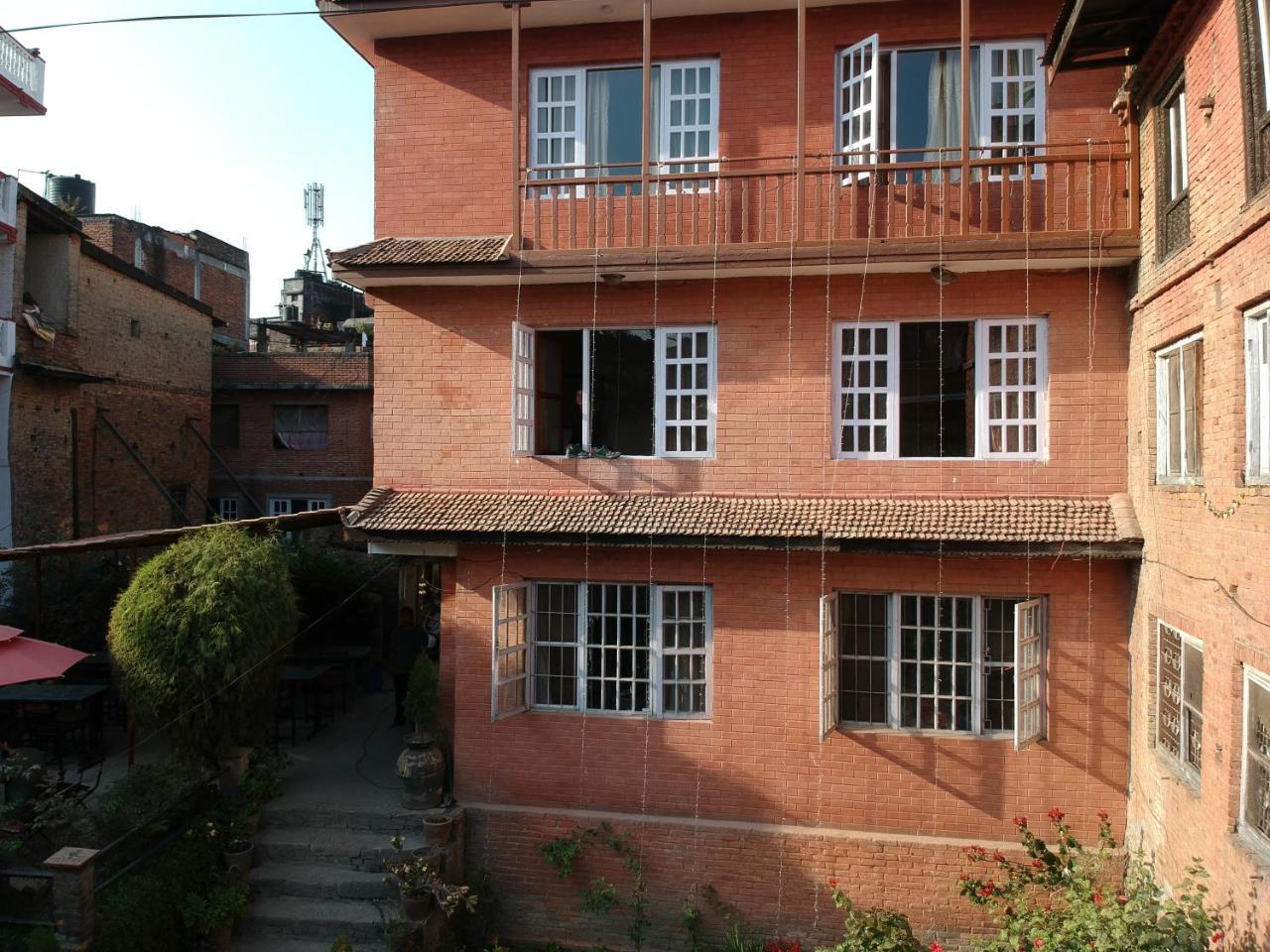 Bhatgoan Pradhan House - Home Stay With Garden מראה חיצוני תמונה